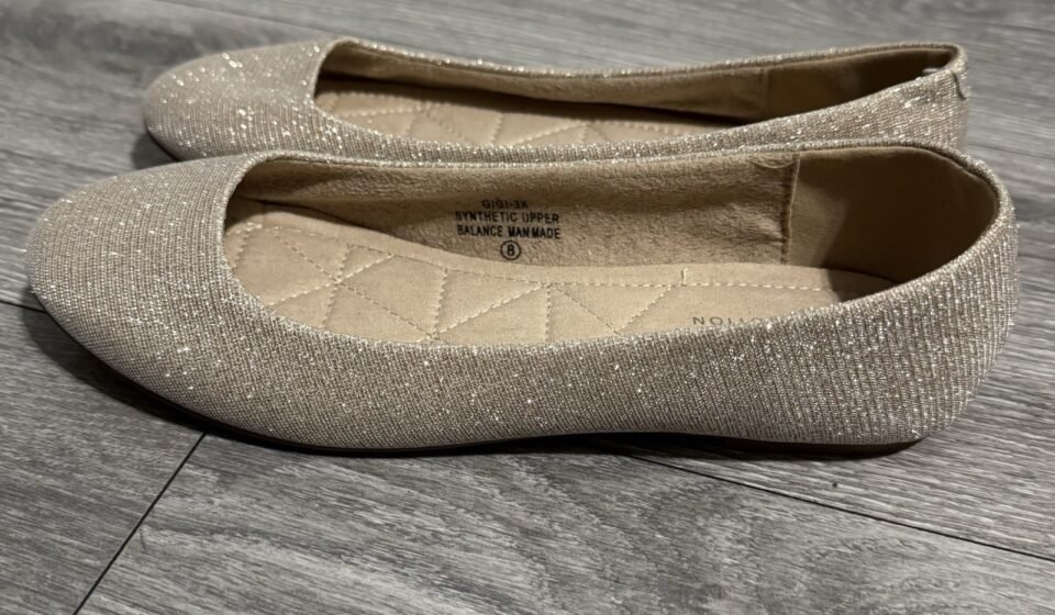 De Blossom Collection Gold Glitter Ballet Flats Shoes Size 8 Women Party